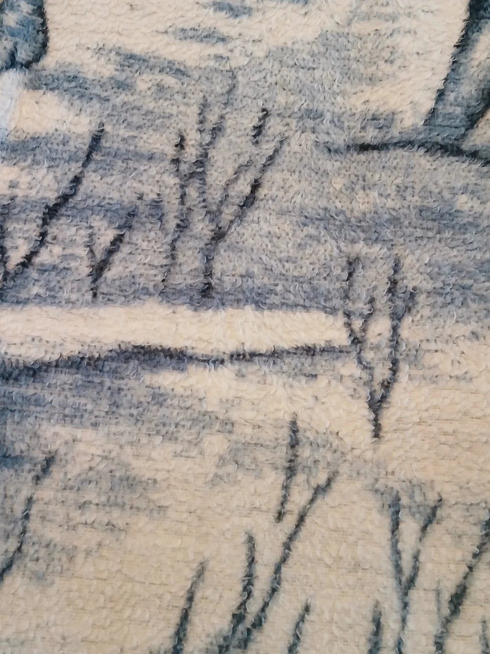 Cozy Wolf Print Fleece Throw Blanket - Blue and White